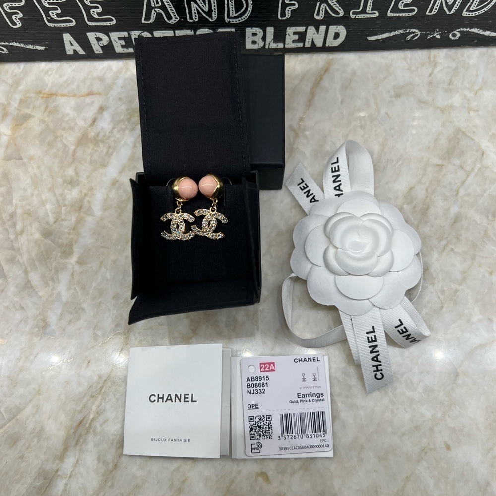 CHANEL 22A CC Logo Gold-tone Dangle Earrings: Pink Pearly W/ Crystals - Picture 3 of 13